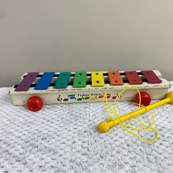 Fisher-Price Vintage Pull Along Rainbow Musical Xylophone for Kids - Picture 3 of 5